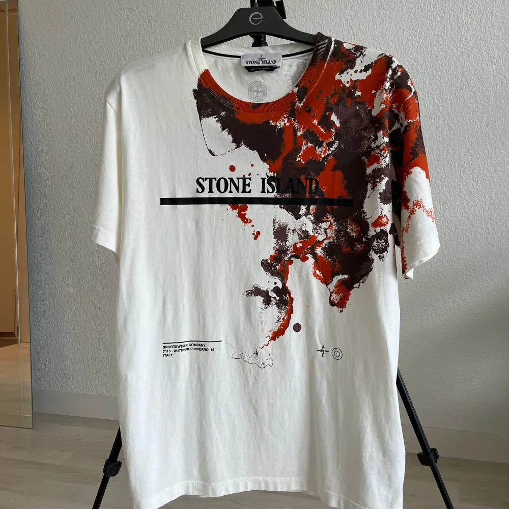 Stone island T-shirt köpt på Stone island i los angeles 2019.  Nyskick.. T-shirts.