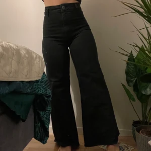 Vida jeans - Vida jeans i storlek 36, bra skick 🦋hör av er vid funderingar och intresse !💕 spårbar frakt på 49kr tillkommer📦