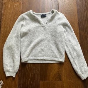 Stickad tröja från Asos - Mysig tröja som inte används längre. 