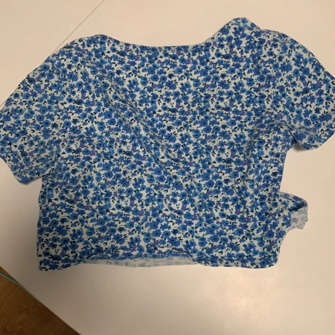 Blommig Croptop  - 90