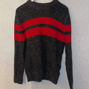 Fin stickad tröja - Bra skick