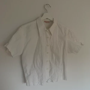 Skjorta - Jättefin blus/skjorta köpt på second hand. Köparen står för frakt 💙