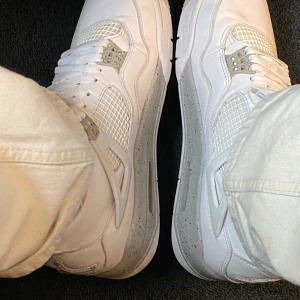 Jordan 4 - säljer mina äkta Jordan 4 oreo som är i väldigt bra skick, har kvar boxen, dock inget kvitto. Skriv privat om du vill ha fler bilder! Skickar och kan mötas upp.