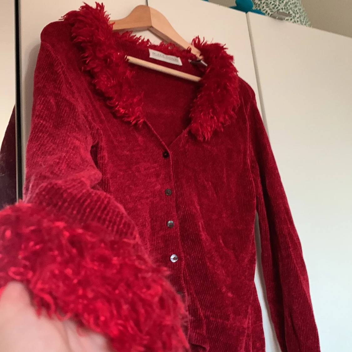 Röd kofta  - 90