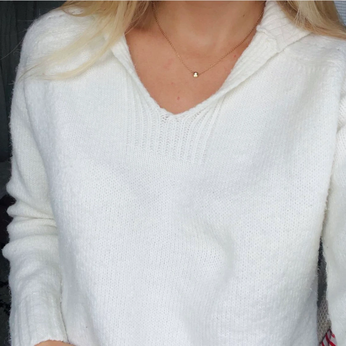 Stickad vit tröja  - 90