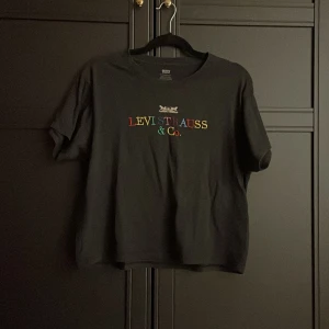 Levis t-shirt - Knappt använd och är i bra skick!!! 