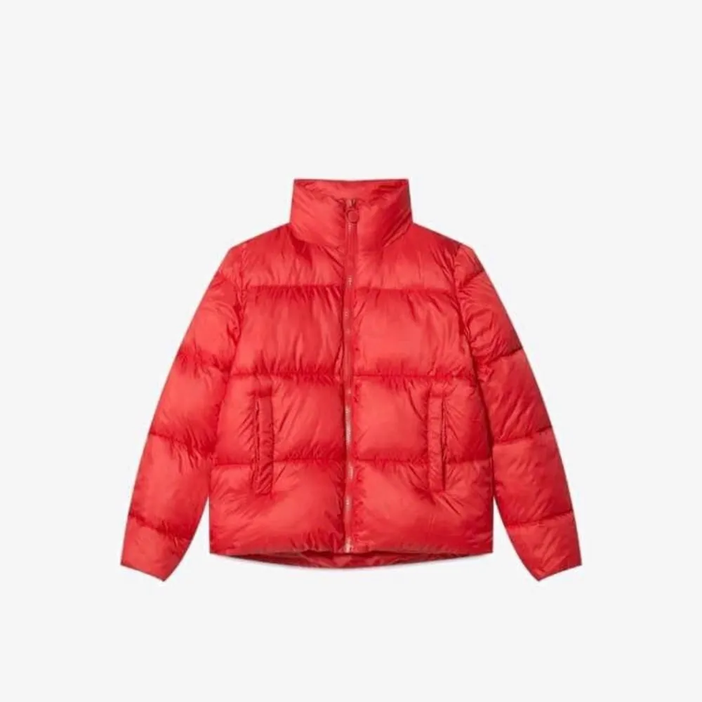Säljer den här röd jacka som köpte i NAKD . Jackor.