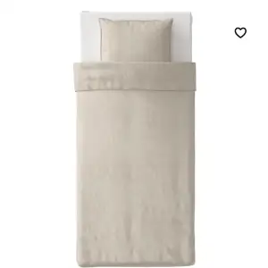 Sängkläder från Ikea,aldrig använda bara tvättade. Två st påslakan och fyra örngott i samma färg. Går bra att köpa bara ett sett också!  
