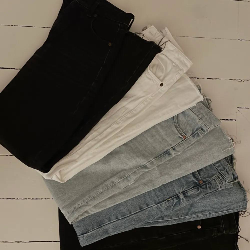 5 par wide leg jeans från zara, strl 34. 100/st. Jeans & Byxor.