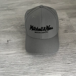 Mitchell and ness keps  - Helt oanvänd mitchell and News keps.  