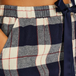 Pyjamasbyxor  - Rutiga pyjamasbyxor från Hunkemöller perfekta till jul! Helt oanvända med lappen kvar. 