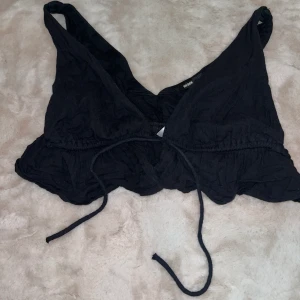 Topp - Svart topp från Gina i XL.