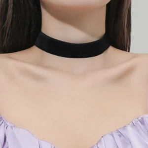 Svart choker  - Superfin choker från SHEIN!