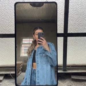 Jeansjacka💙 - Säljer denna jeansjacka från Lager 157, superbra kvalité och så snygg till jeans! Som ny i skicket.