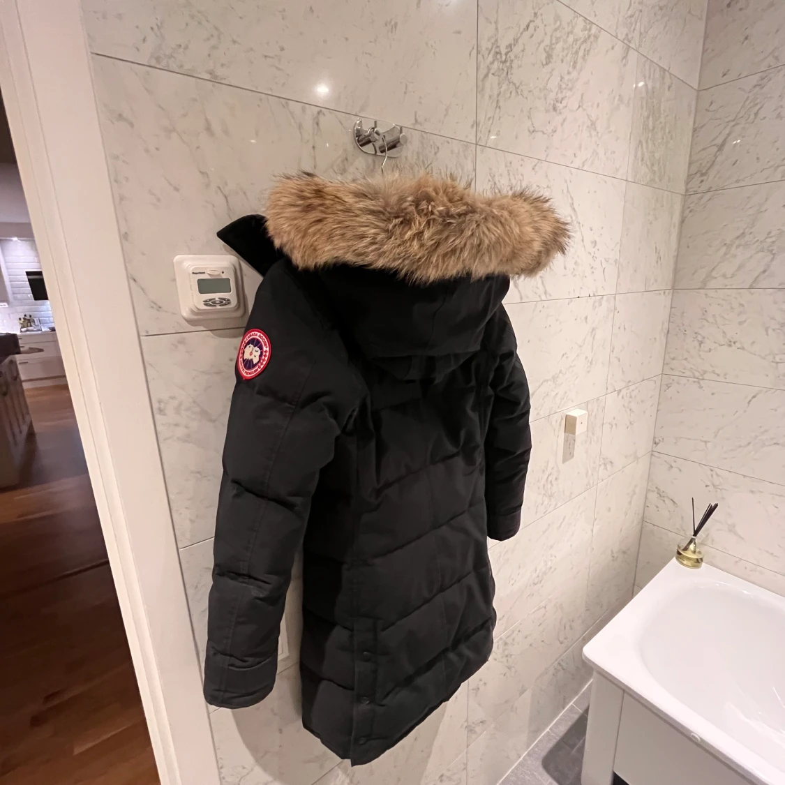 Canada Goose  - 90