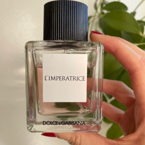 dolce & gabbana l’imperatrice - dolce & gabbana l’imperatrice EdT, 50ml flaska med ca 35ml kvar. nypris 720kr