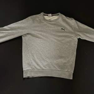  Vintage puma sweatshirt (grå) !Köparen står för frakten! 