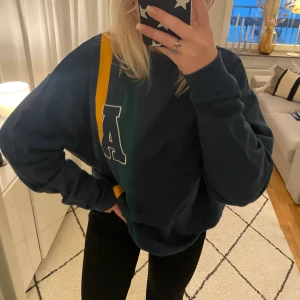 Tröja Asos - Superfin tröja från Asos i herrmodell💗 bra skick!! Storlek S men passar många beroende på hur man vill att den ska sitta 