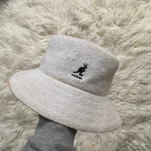 Kangol bucket hat S-M - Kangol bucket hat i frotté S-M