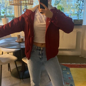 Jacka - Vinterjacka från Stay i storlek XS! Passar även S. Använt fåtal gånger så den är i nyskick! Säljs då den inte längre kommer till användning.