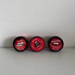 lipbutter - lip butter i jordgubb. pris går att diskutera.  BARA EN KVAR.