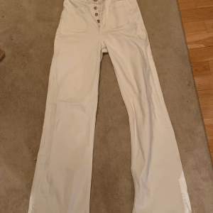 Wide vita jeans i storlek W26 L32