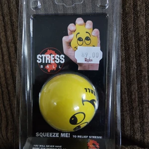 Stressboll - Stressboll som jag köpte men inte använder. Helt ny.. Köparen står för frakt 🥰