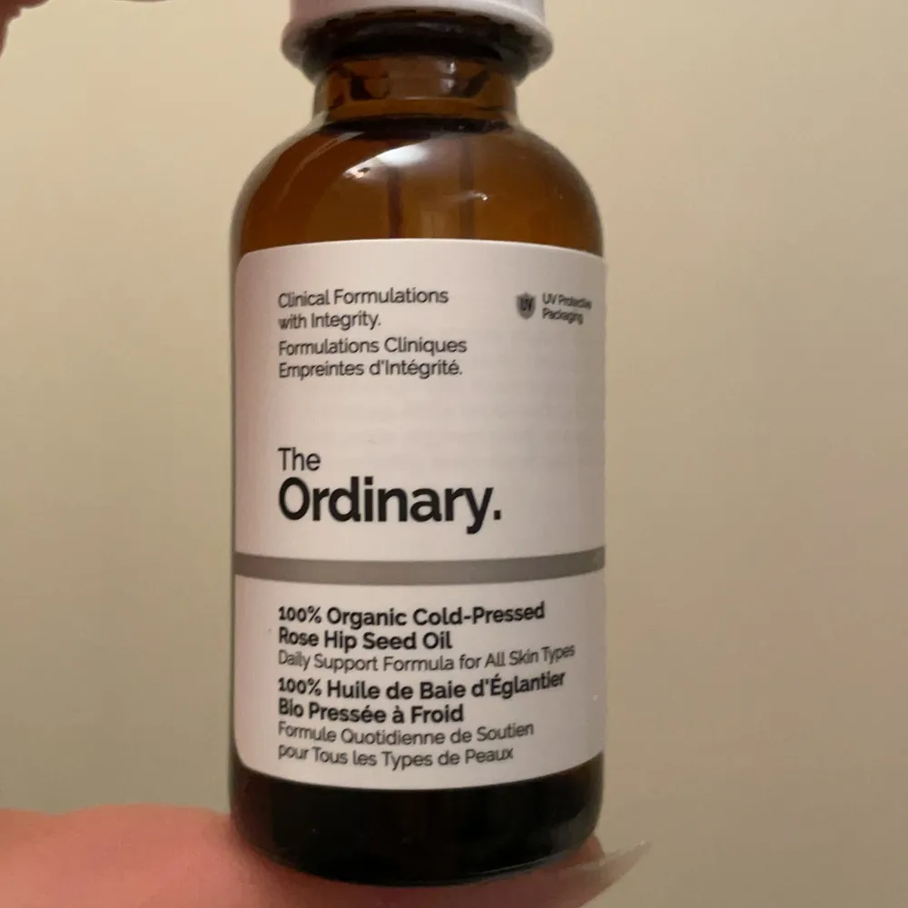 The Ordinary 100% Organic Cold-Pressed Rose Hip Seed Oil. Säljer denna The Ordinary olja för att den inte passar min hud typ och inte kommit till användning<33. Övrigt.