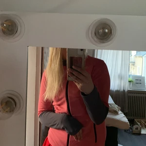 Fin kofta 💪🏻 - Säljer denna på grund av att jag har bara använt den 3 gånger och kommer inte till andväning ❤️