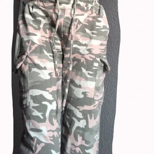  Camo pants   - Finna i malmö Skriv privat om frågor
