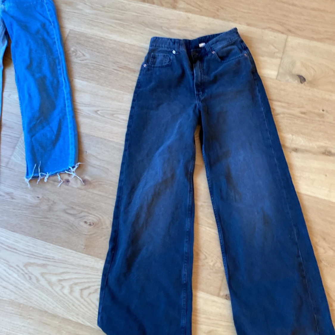 H&m black jeans - 90