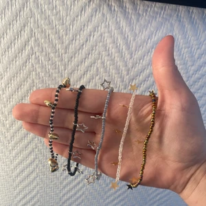 Armband  - Säljer armband i små söta presentpåsar, perfekt present att ge bort, tex på mors dag💕 Köp 3 för 35kr och gratis frakt. 