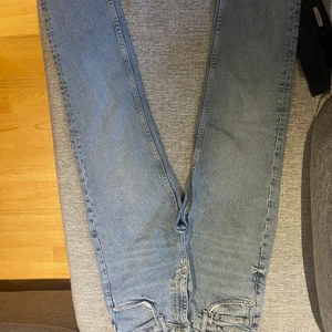 Zara jeans  - Rak modell och är i bra skick, skriv gärna vid intresse eller fundering 😊