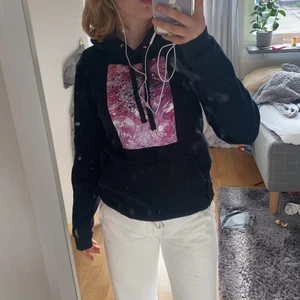 the cool elephant strl S/M - the cool elephant hoodie, strlk S men passar även M skulle jag säga!  köpte för 599 kr, använd 2-3 gånger/ inga fläckar! 