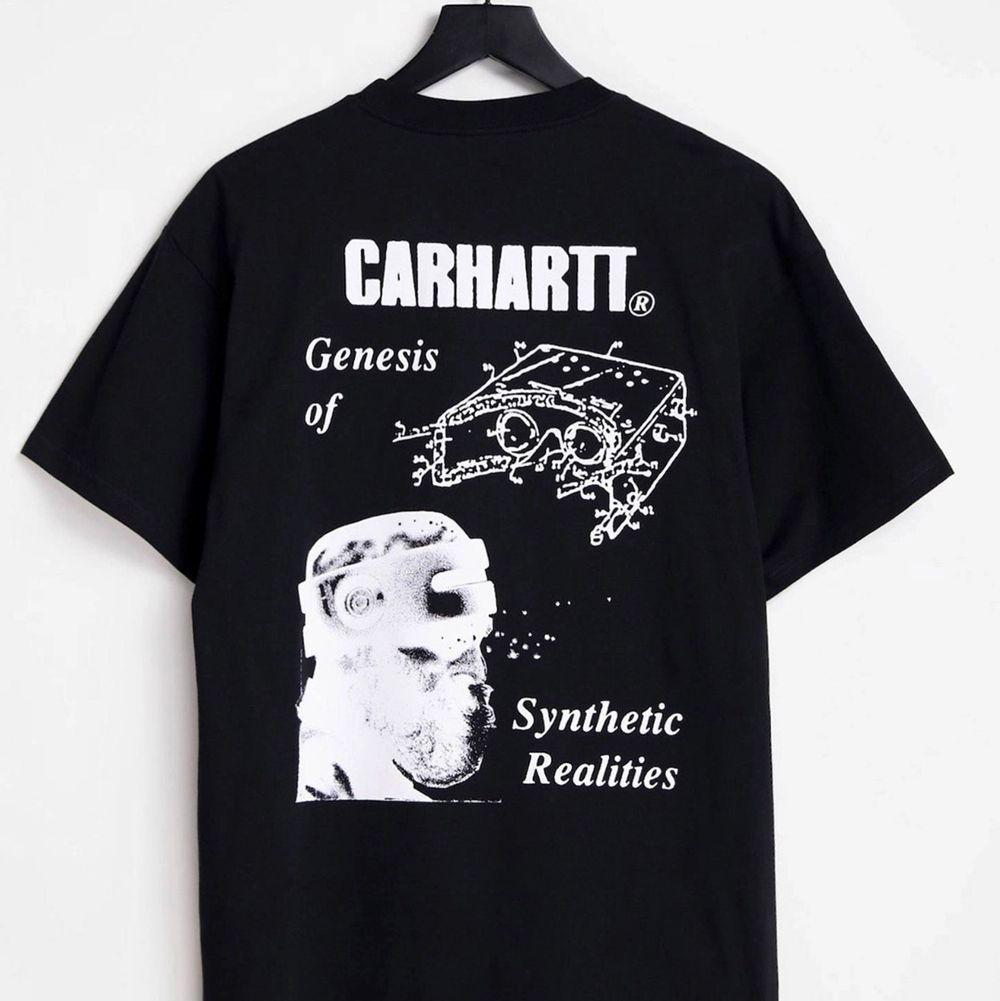 En Carhartt T-shirt i oöppnad förpackning, nyskick. Storlek XL. Nypris: 649kr - Mitt pris: 199kr. Köparen står för frakt. Har du frågor, tvivla inte på att höra av dig! :). T-shirts.