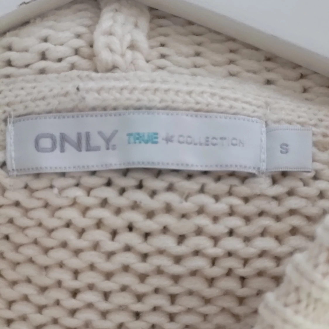 Lång stickad kofta med luva - 91