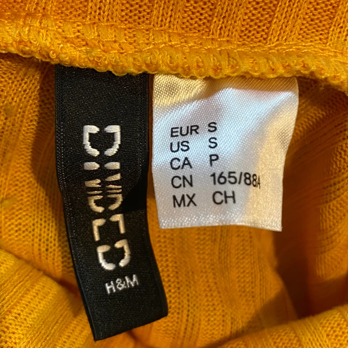 Gul tröja på H&M - 91