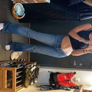 miss sixty jeans - Säljer mina snyggaste jeans, stl 26/27 märket är miss sixty, jag e 168<3 många intresserade så kör budgivning eller dirket pris Midjemått rakt över:37, midjemått:74-75, innerbenslängd:82❤️