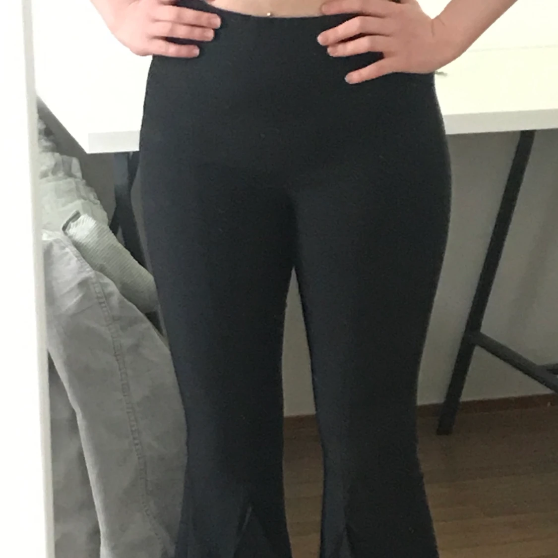 Svarta bootcutbyxor - 90