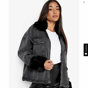 jeans jacka - Intressekoll på denna jacka från bohoo, sparsamt använd men de själva ”pälsen” som sitter vid ärmarna sitter inte riktigt fast men för mig går det bra ändå💞