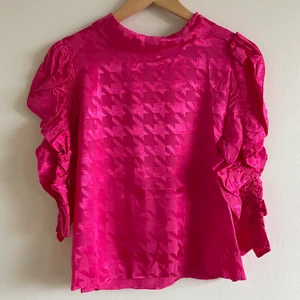 Pink t-shirt - Colorful t-shirt  Very stylish and becoming 