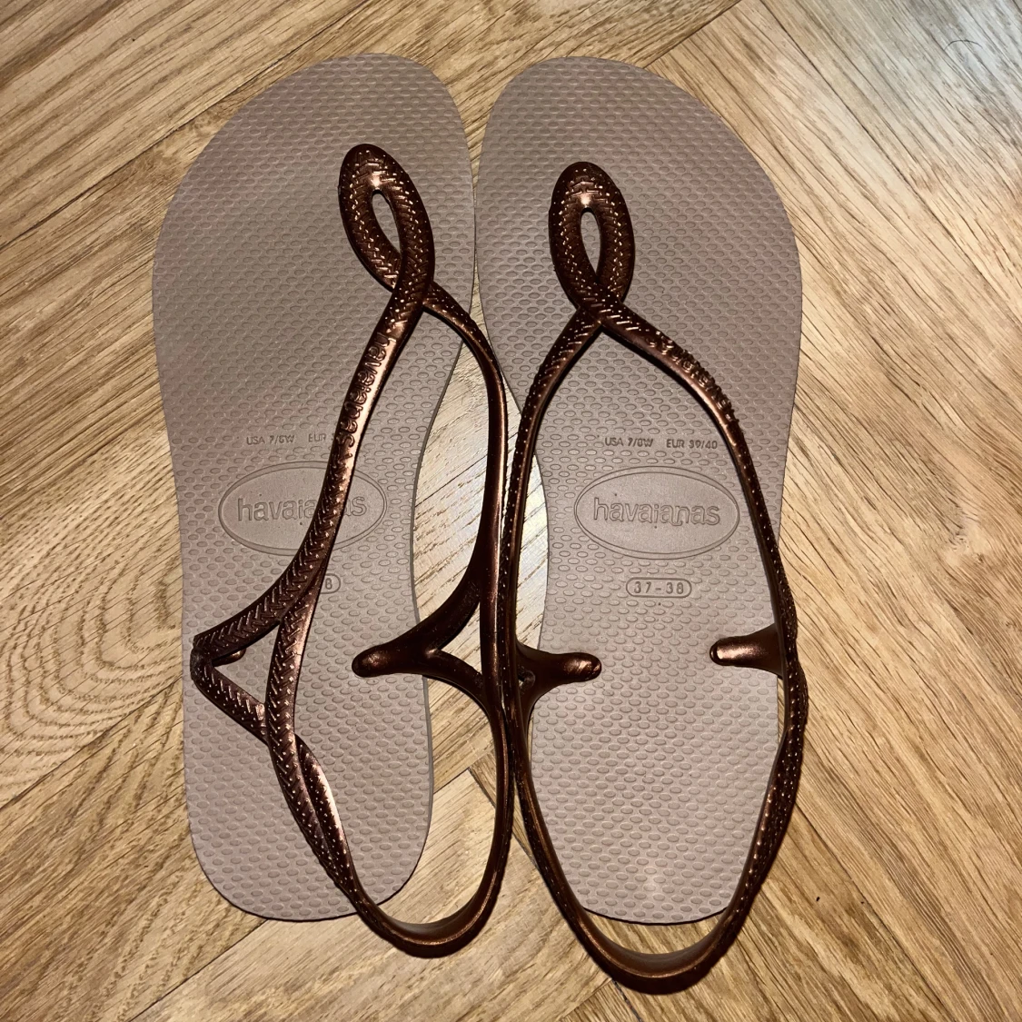 Havaianas flipflops/sandaler oanvända strl 38