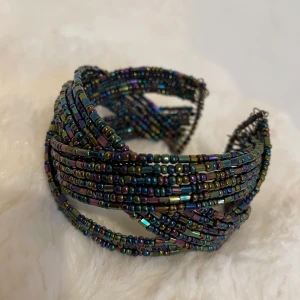 Armband med bara pärlor  - Armband med bara pärlor.den passar för alla armar .