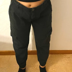 Cargo byxa - Knappt använd. 