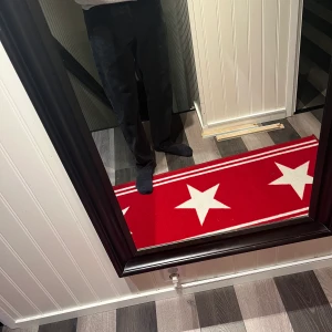 Weekday space relaxed straight jeans - Svarta weekday space relaxed straight jeans i svart färg, använda några gånger så typ helt nya