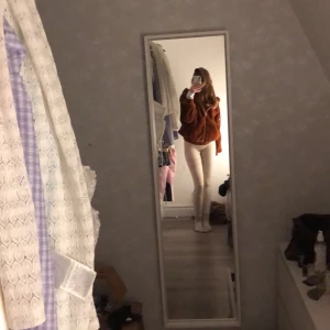 Teddy jacka? - Jätte mysig jacka från märket twintip köpt på zalando, storlek 34 men oversize Säljer pågrund av att den it kommer till användning 