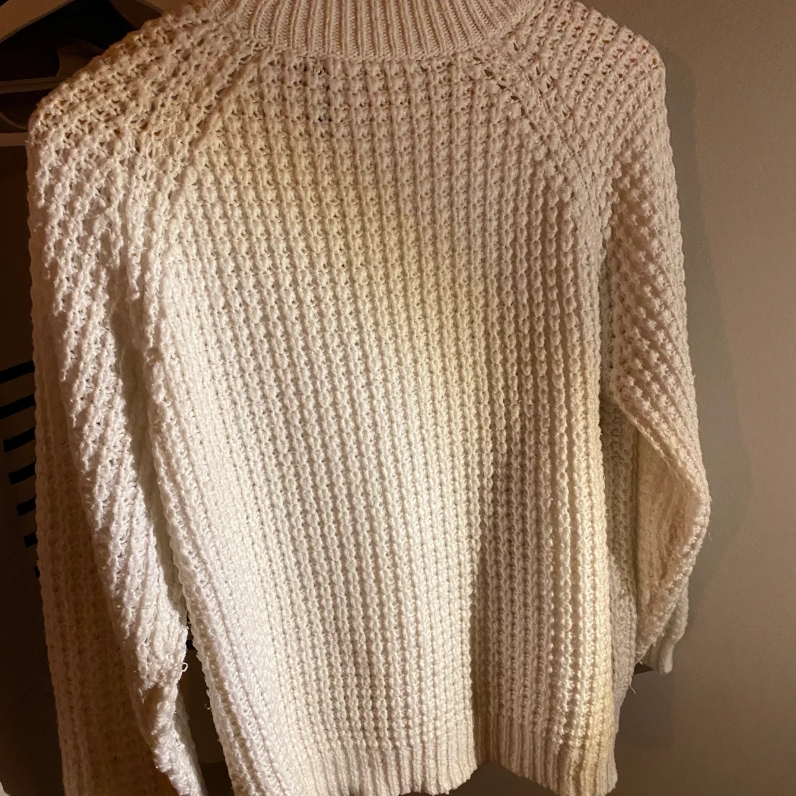 Stickad tröja🤍 - 90