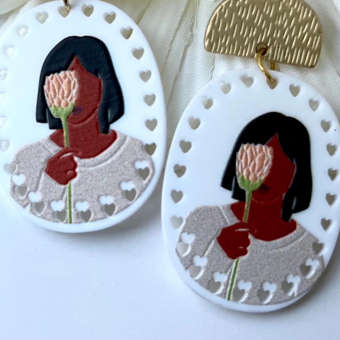 Kvinna och blomma örhängen 🤍 - 91