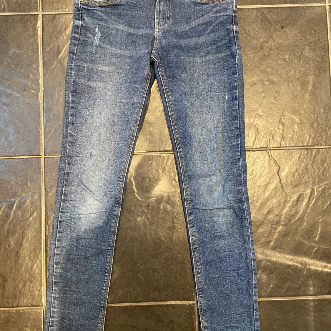 Mörk blåa Jeans 