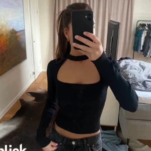 Zara topp - Fin topp från zara, endast använd en gång~ super skick!!💘